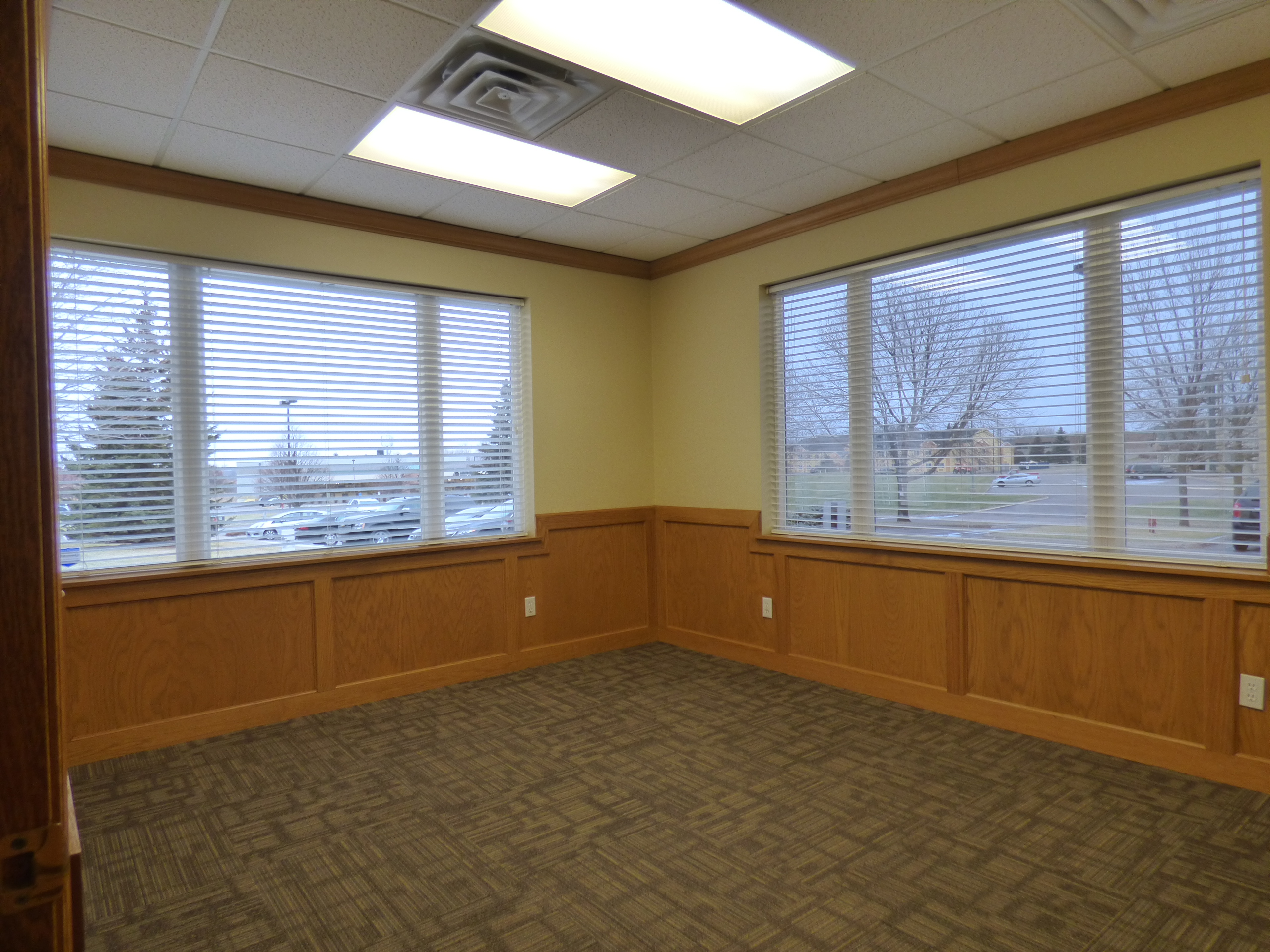 Main Floor Office Space - Lakeville MN