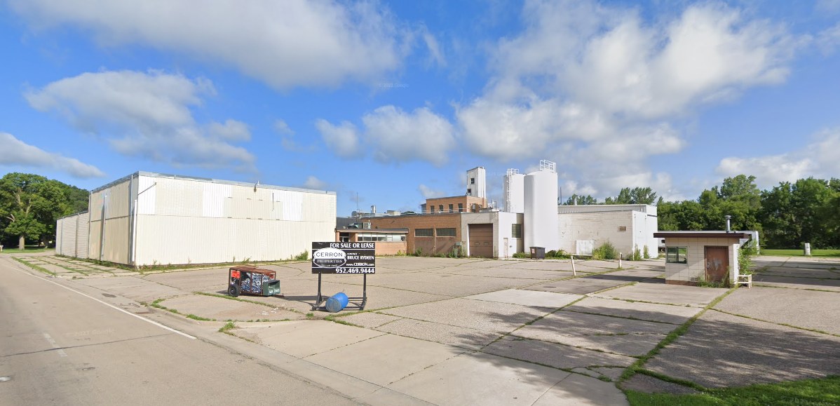 1612 7th St NW - Warehouse Storage Facility For Sale