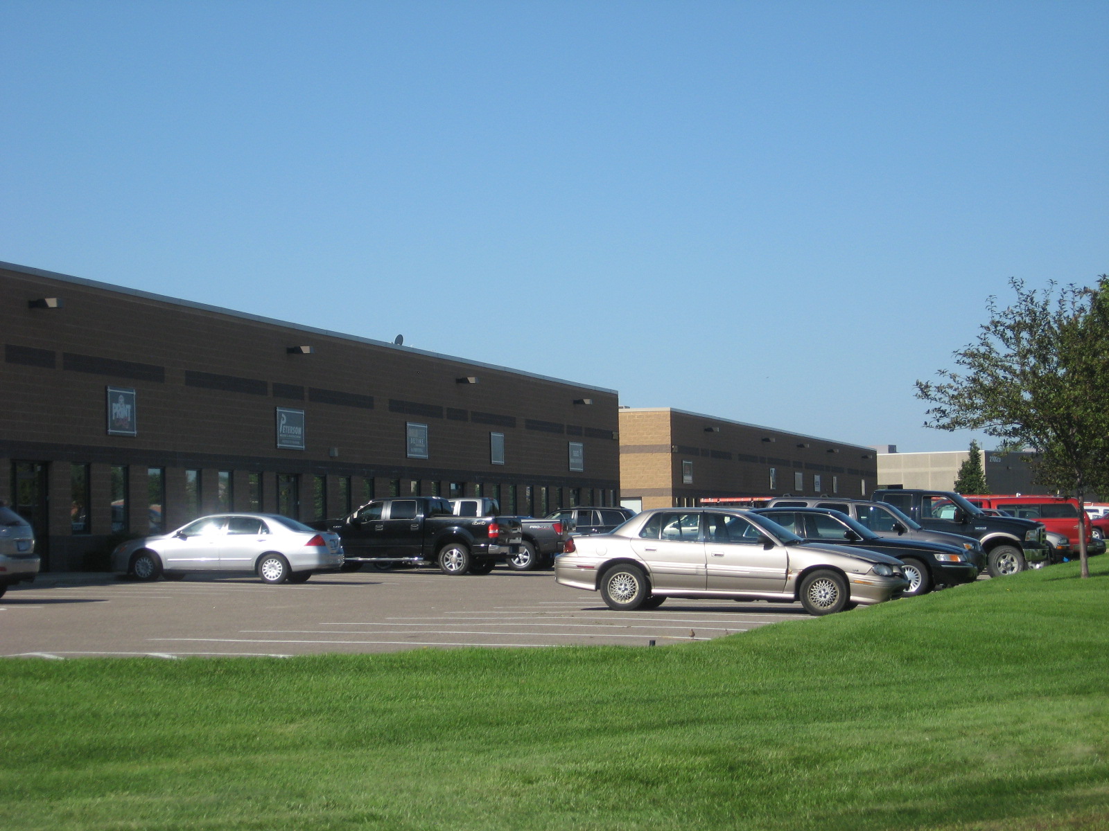 office warehouse lease space lakeville